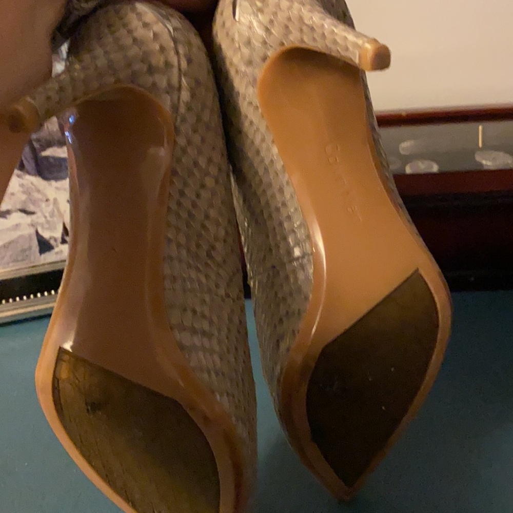 Calvin Klein heels - Picture 4 of 10
